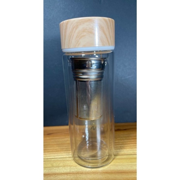 CULTURE Fly Friends TV Show Fruit Tea Infuser Glass Water Bottle w/ Metal Basket - Picture 2 of 9